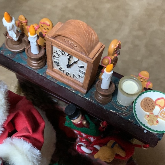 Kirkland Signature Fabric Mache Santa by the Fireplace Vintage - Picture 9 of 14